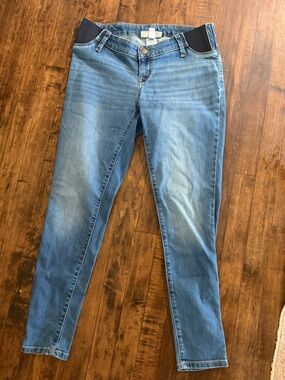 Isabel and Ingrid Maternity Dark Wash Size 4 Skinny Pregnancy Jeans